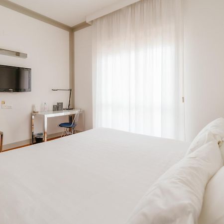 צ'יביטאנובה מארקה Hotel Miramare מראה חיצוני תמונה