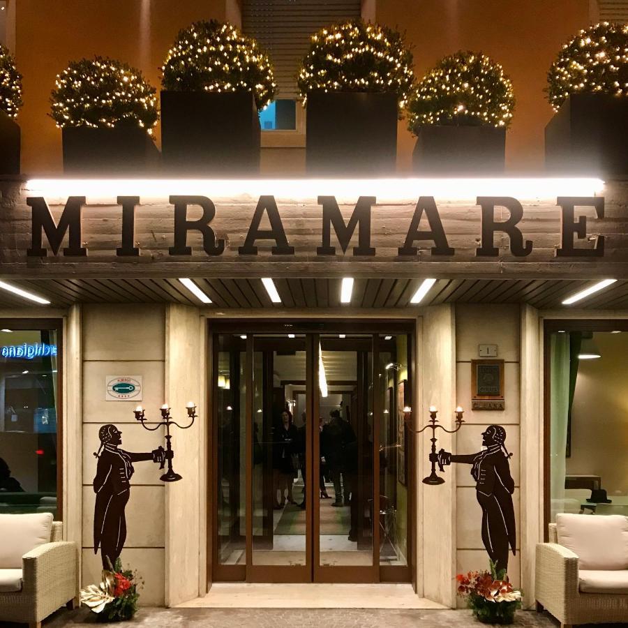 צ'יביטאנובה מארקה Hotel Miramare מראה חיצוני תמונה