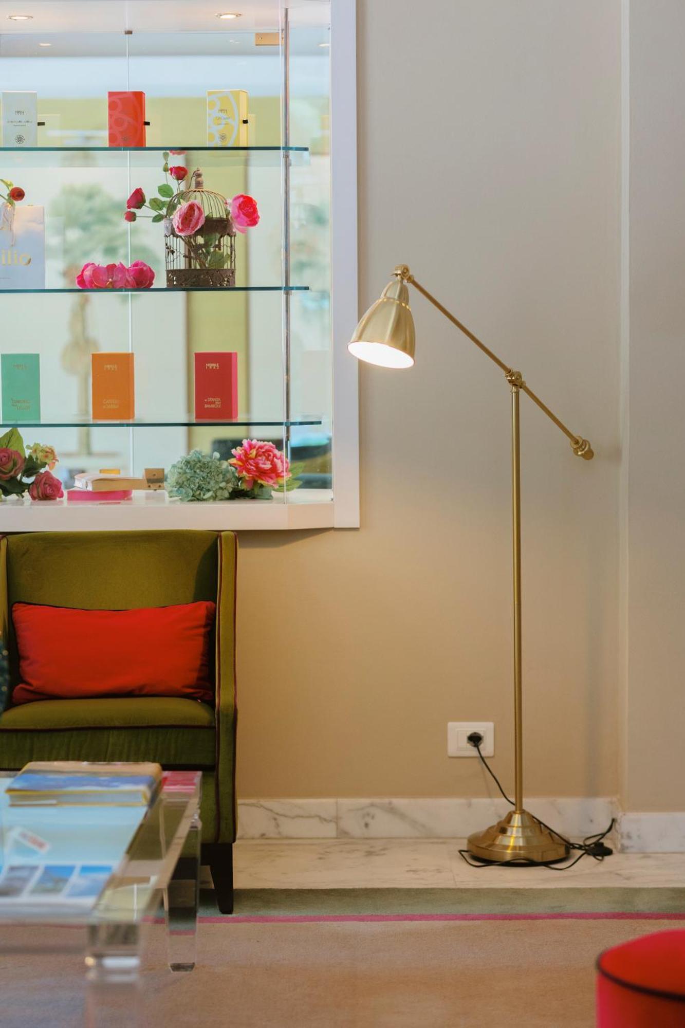 צ'יביטאנובה מארקה Hotel Miramare מראה חיצוני תמונה
