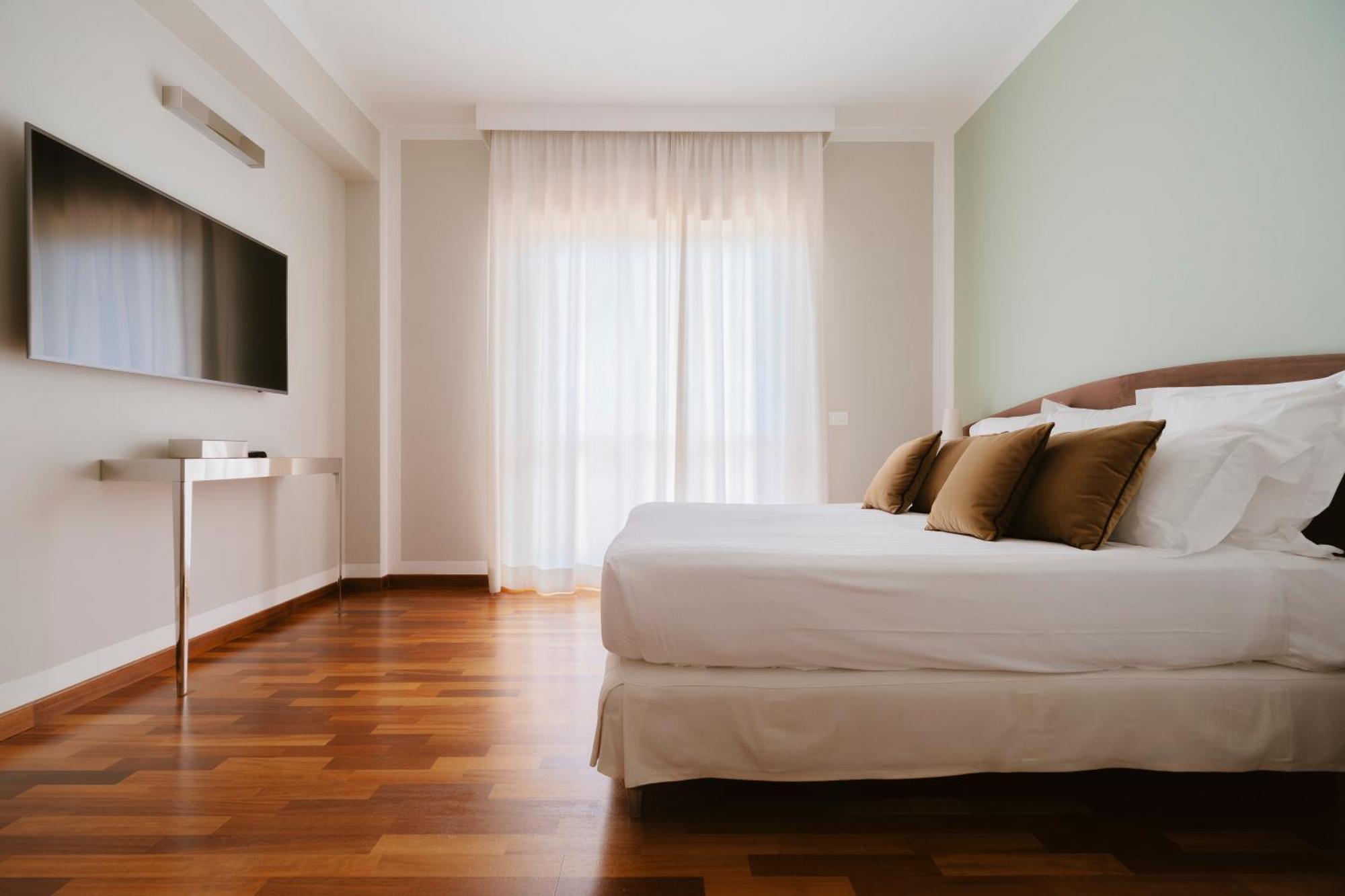 צ'יביטאנובה מארקה Hotel Miramare מראה חיצוני תמונה