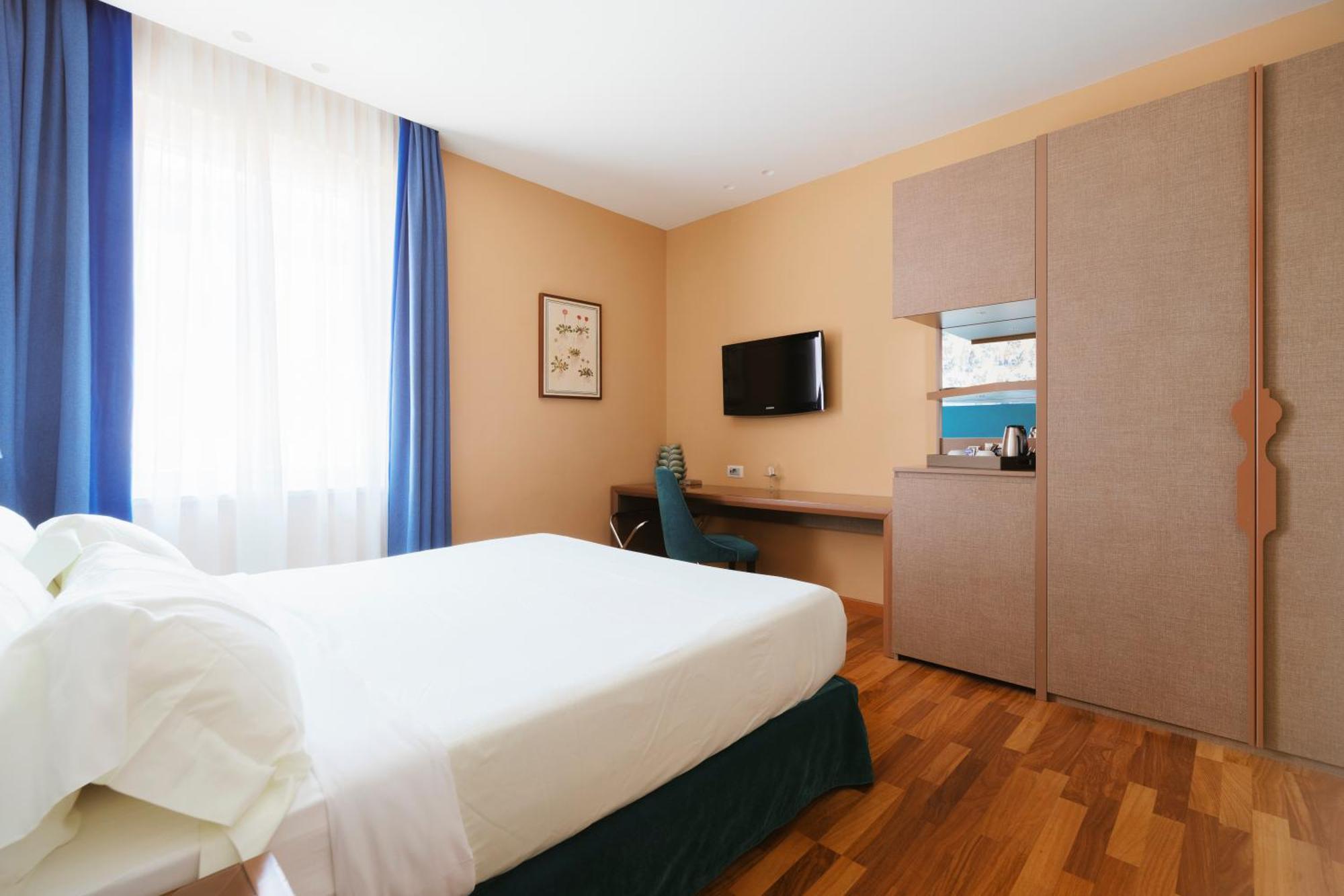 צ'יביטאנובה מארקה Hotel Miramare מראה חיצוני תמונה