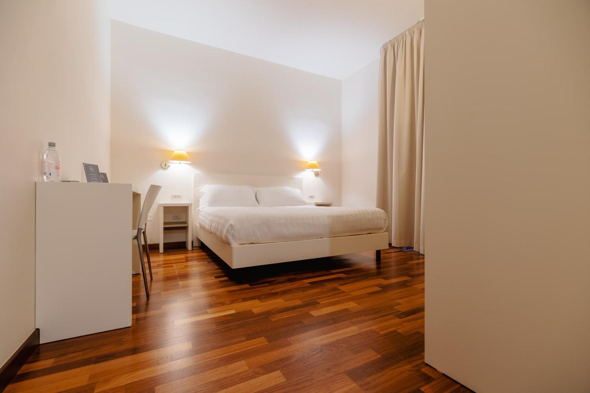 צ'יביטאנובה מארקה Hotel Miramare מראה חיצוני תמונה